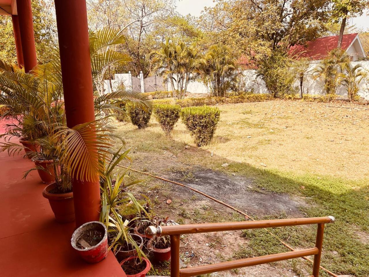 The English Gaon 4 Bhk Bhopal Exteriör bild